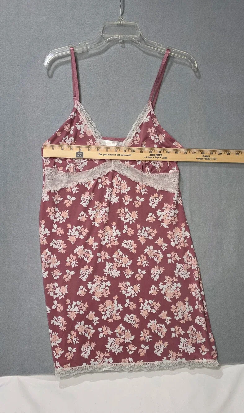 Marilyn Monroe Large Floral Polyester Nightdress with Lace Trim